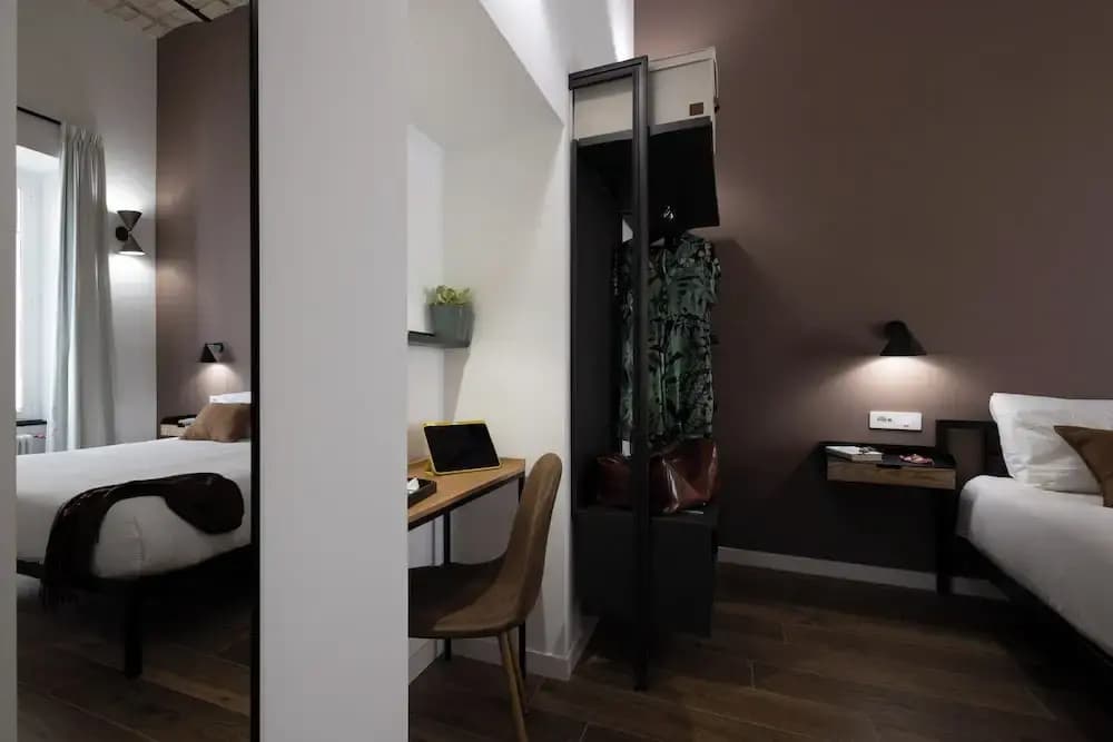 Style & Stone Guest House - photo 4