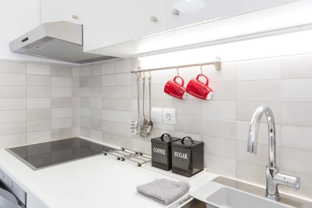 Newly Renovated Stylish Urban Flat - photo 17