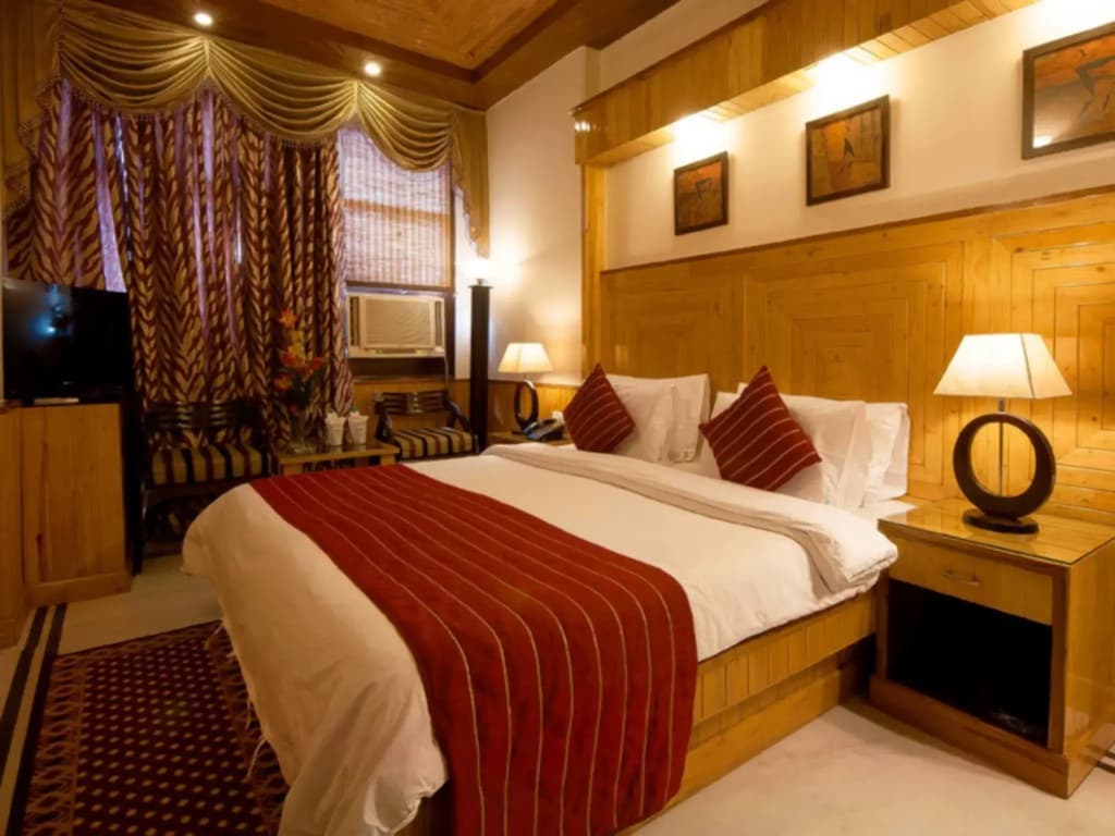 Wood Castle Hotel - photo 17