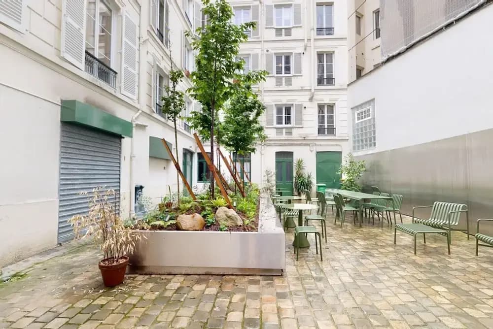 Altido Pleasant 1-bed Flat w Shared Courtyard - photo 1