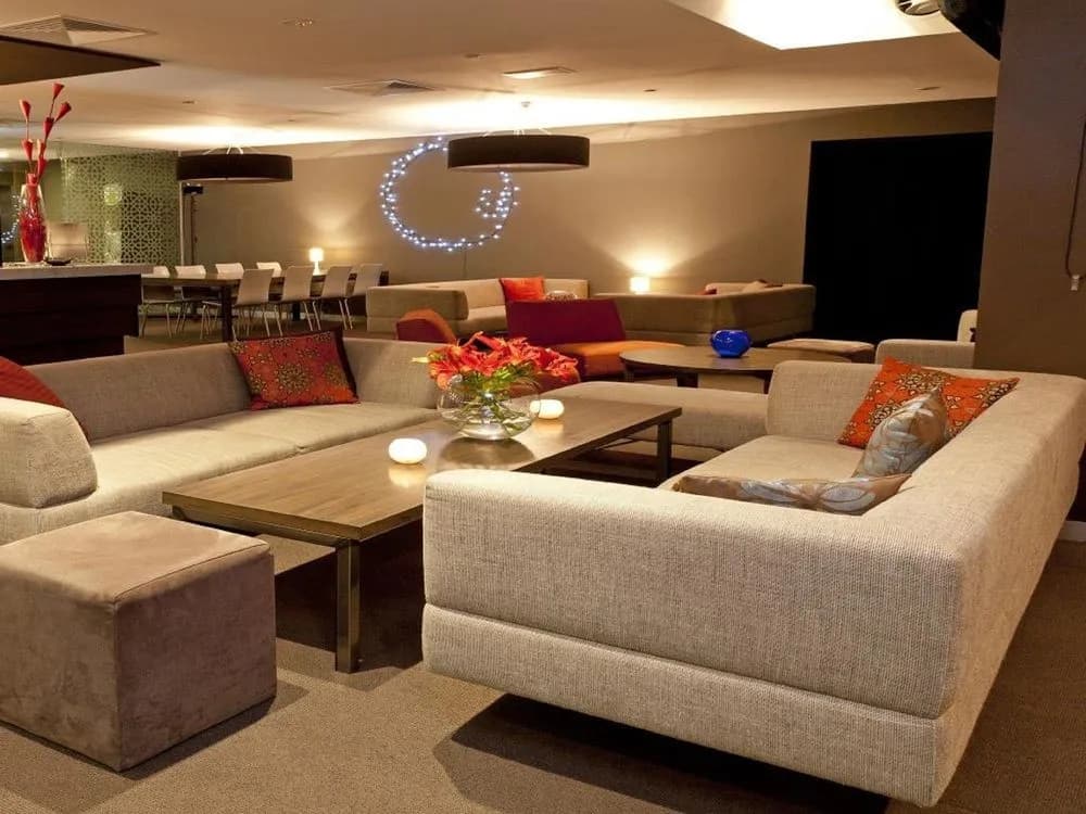 Causeway 353 Hotel - photo 17
