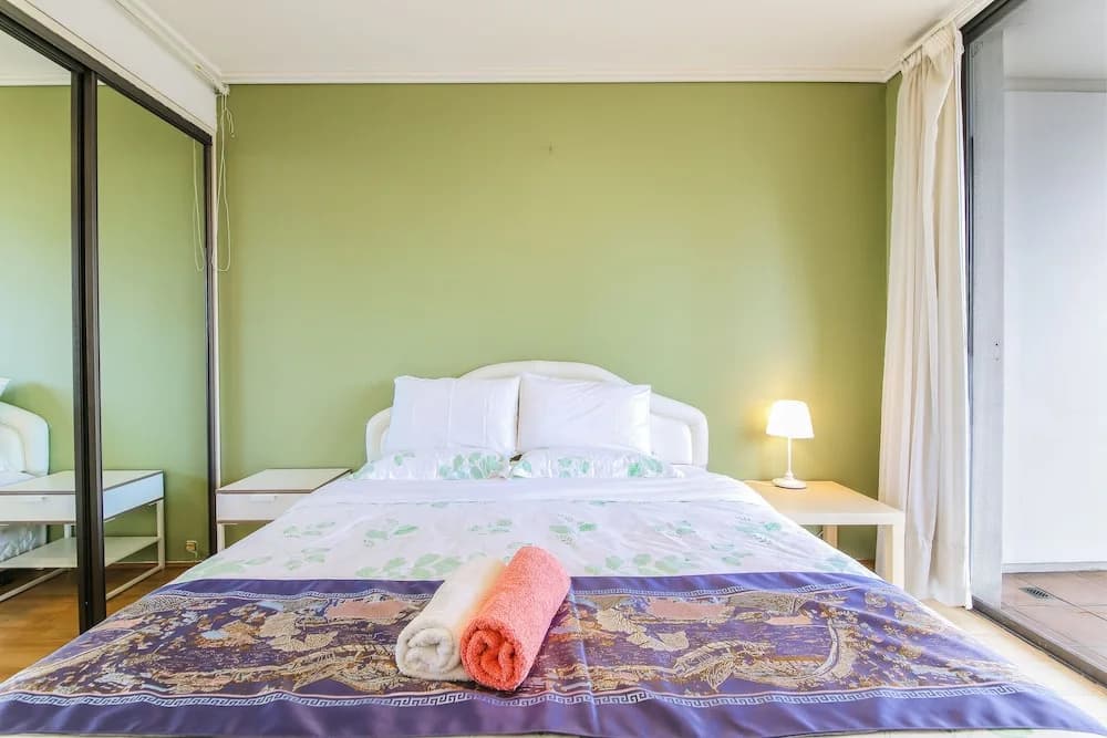 Amazing Location Cozy Stay with Parking - photo 2