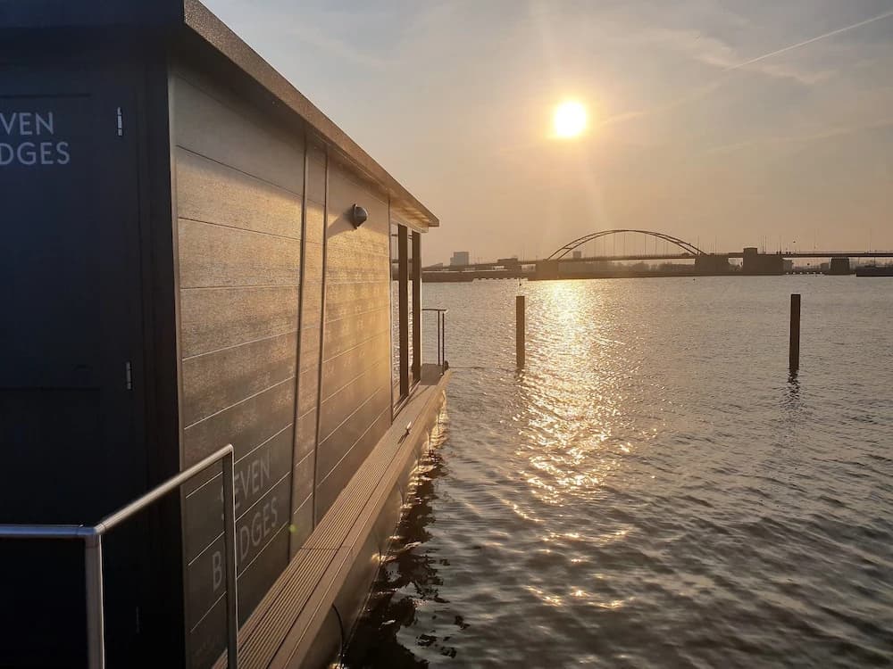 Houseboat Schellingwouderdijk - photo 1