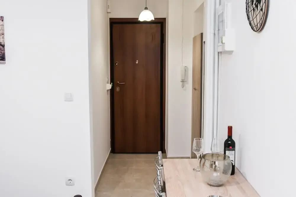 Central Modern Fully Equipped Double Bed Studio - photo 10