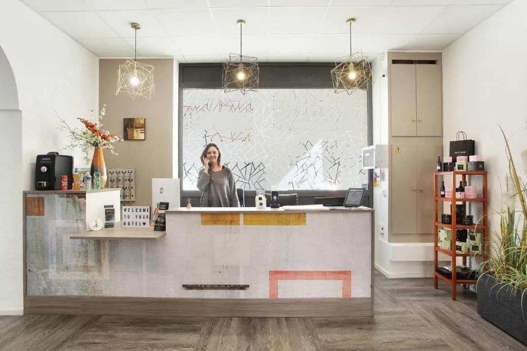 The Alcove Hotel - photo 36