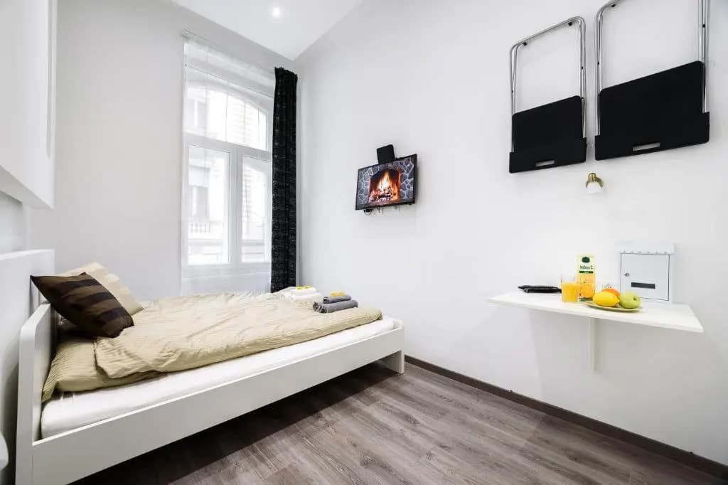 Annabelle Downtown Apartments - photo 3