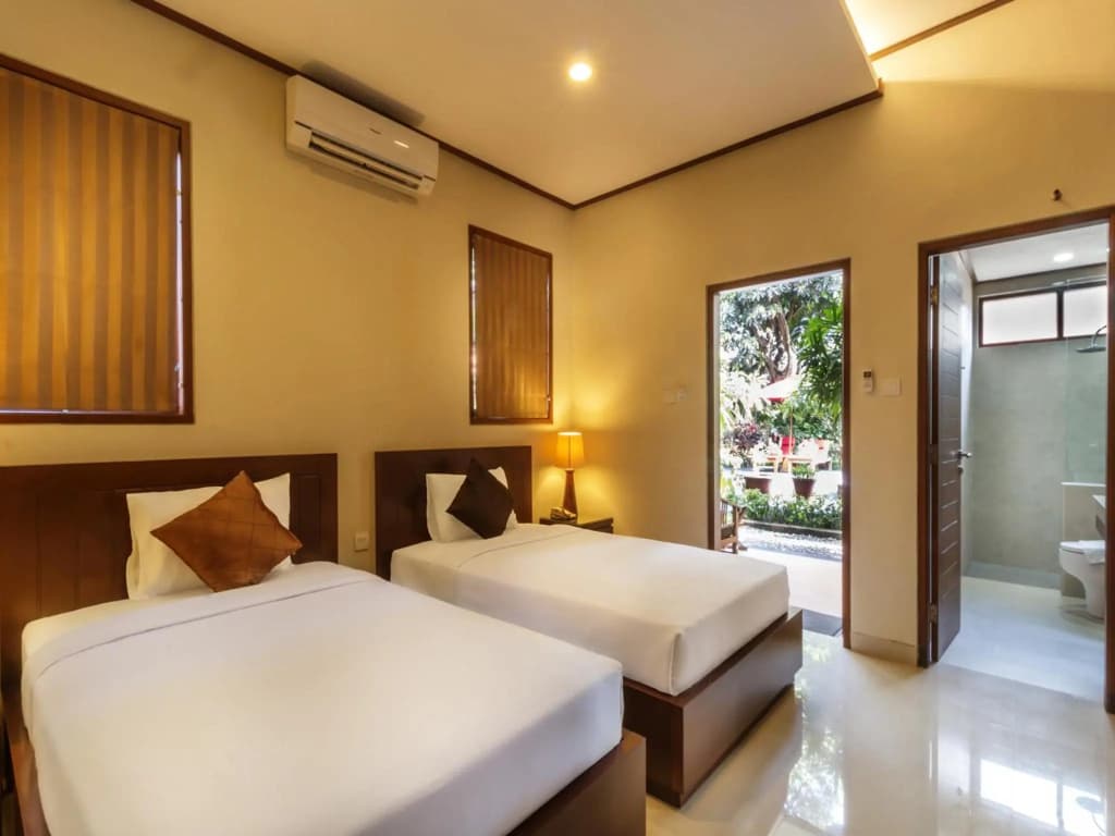 Yulia Beach Inn Kuta - photo 23