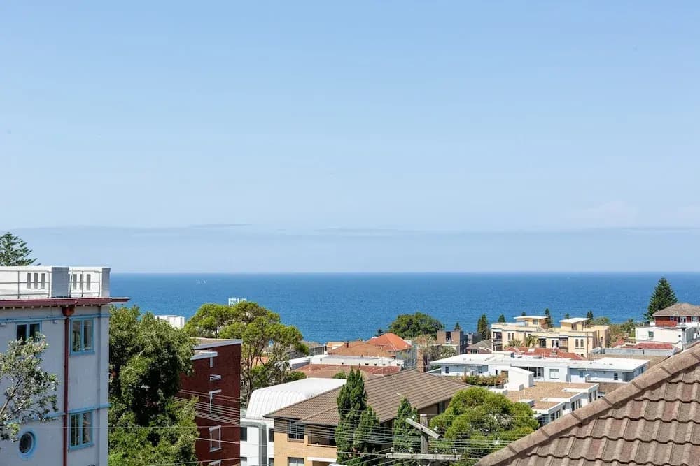 Bright 2-bed Apartment in Coogee - photo 7