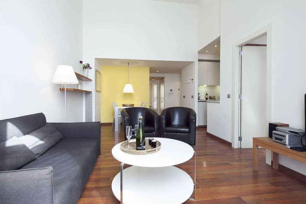 Inside Barcelona Apartments Mercat - photo 4