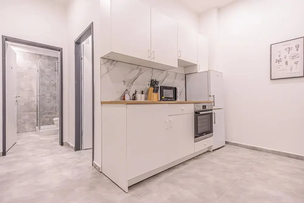 4BR Apt for 10P Walk to Westbahnhof - photo 11