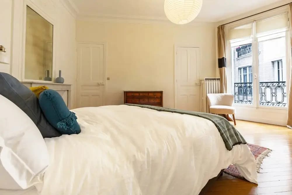 Chic Grenelle 3 Bedroom Apartment in Paris - photo 4