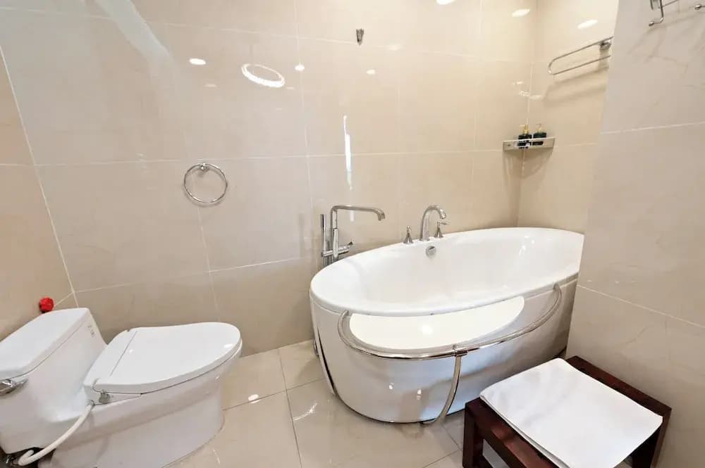 Moon West Lake Residence - photo 9