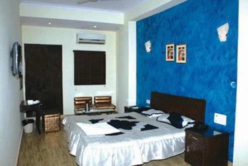 Sheesh Mahal - main photo