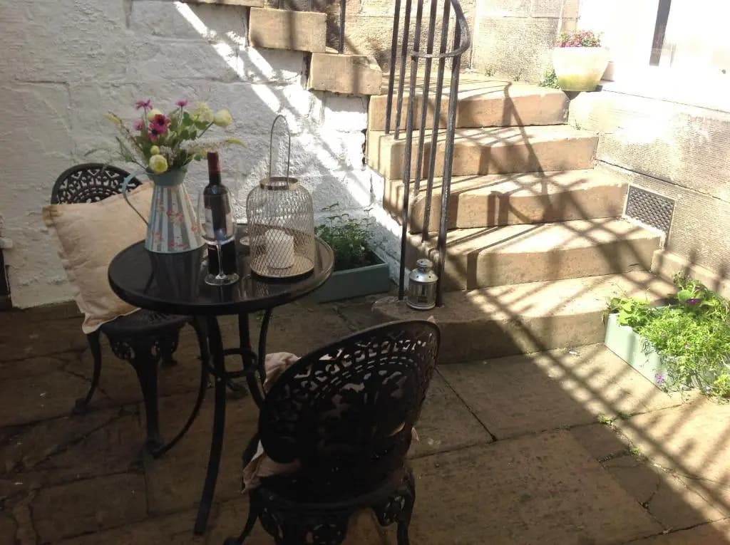 A Room in the City - West (formerly Luxury Central B&B) - photo 8