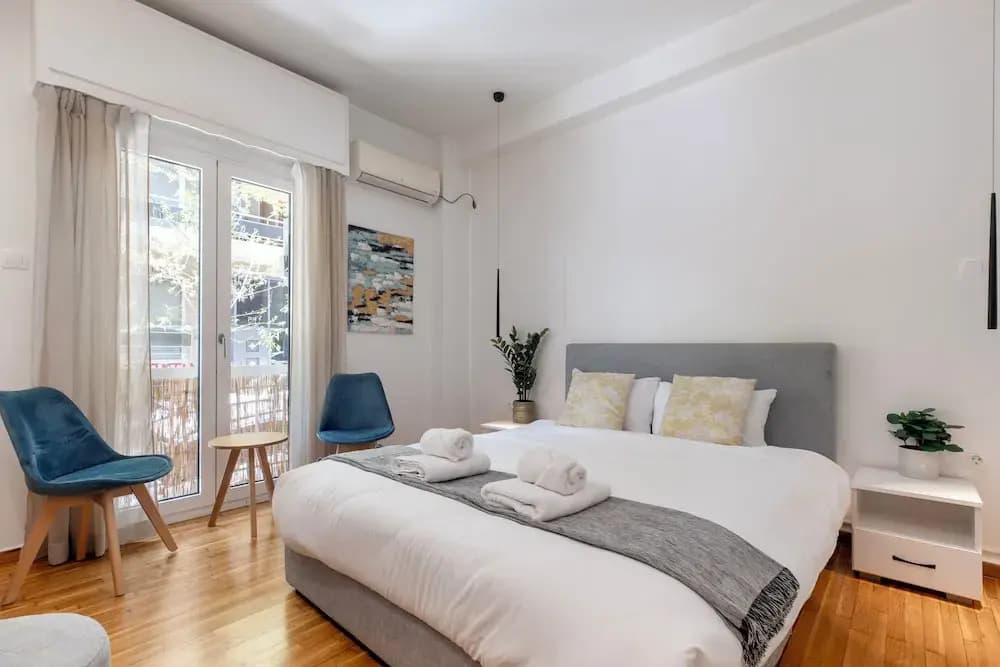 Viora Stunning Deluxe Studio in Athens - photo 1