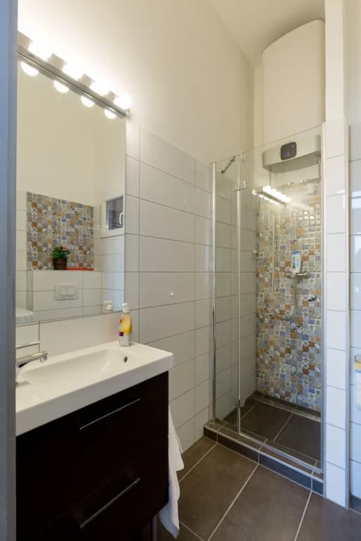 Luxury Downtown Apartment - photo 8