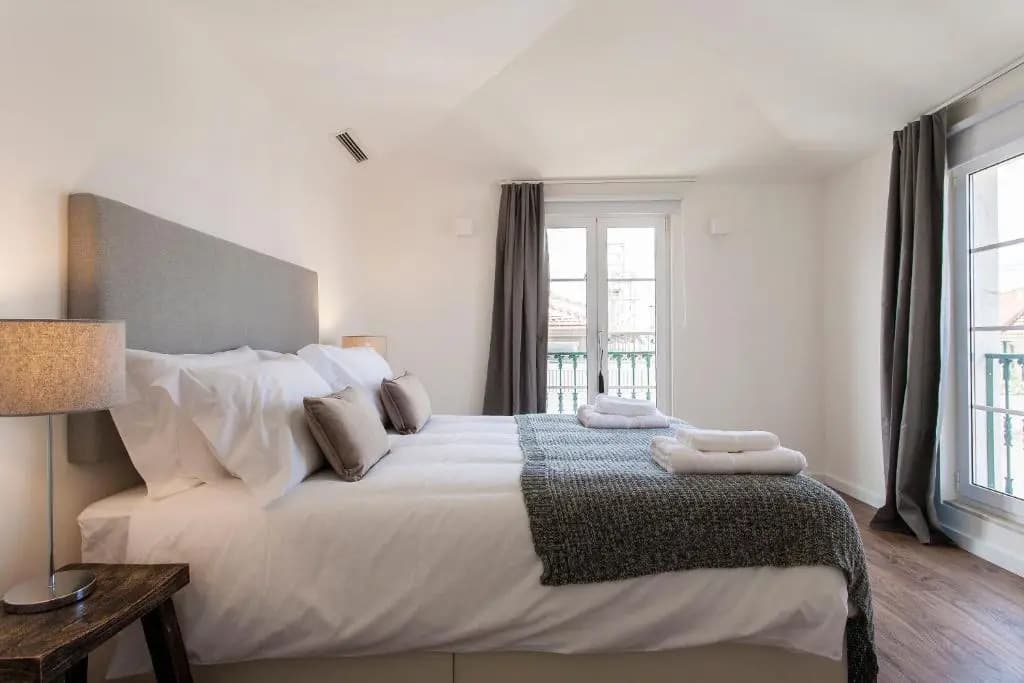 Chiado River View Deluxe Apartment - photo 5
