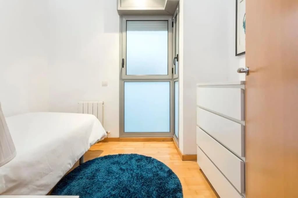 Spacious and Elegant 4 Bedroom with Private Terrace - photo 9