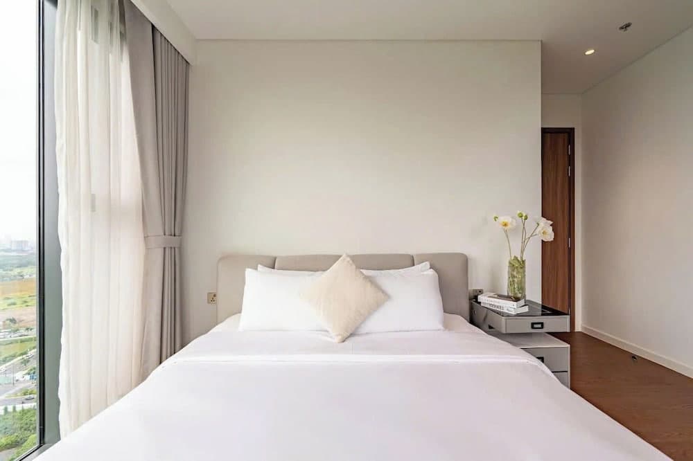 The CREST Premier Residence - photo 11