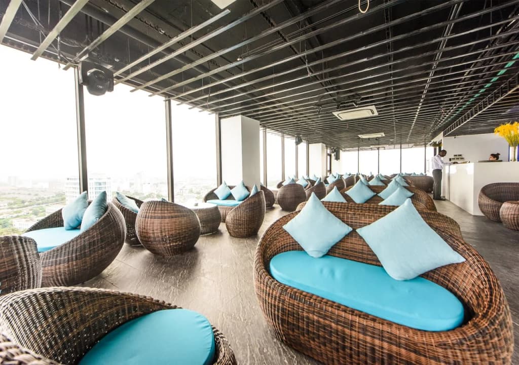 Yarra Ocean Suites Danang - photo 17