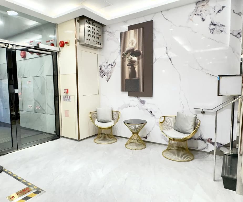 Hennessy Hotel - photo 15