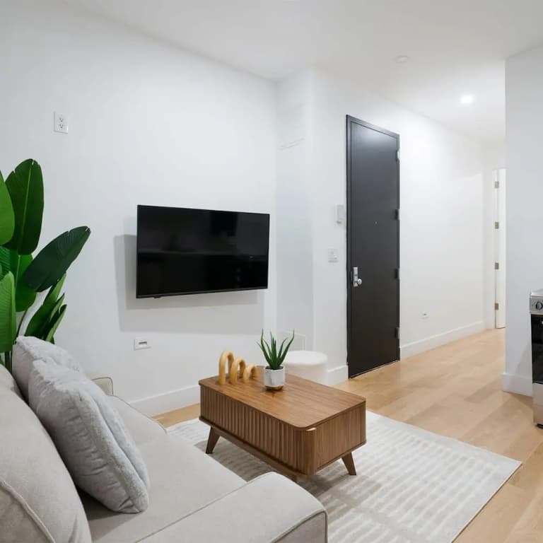 1290-3 New Renovated 2 Bedrooms in UES - photo 3