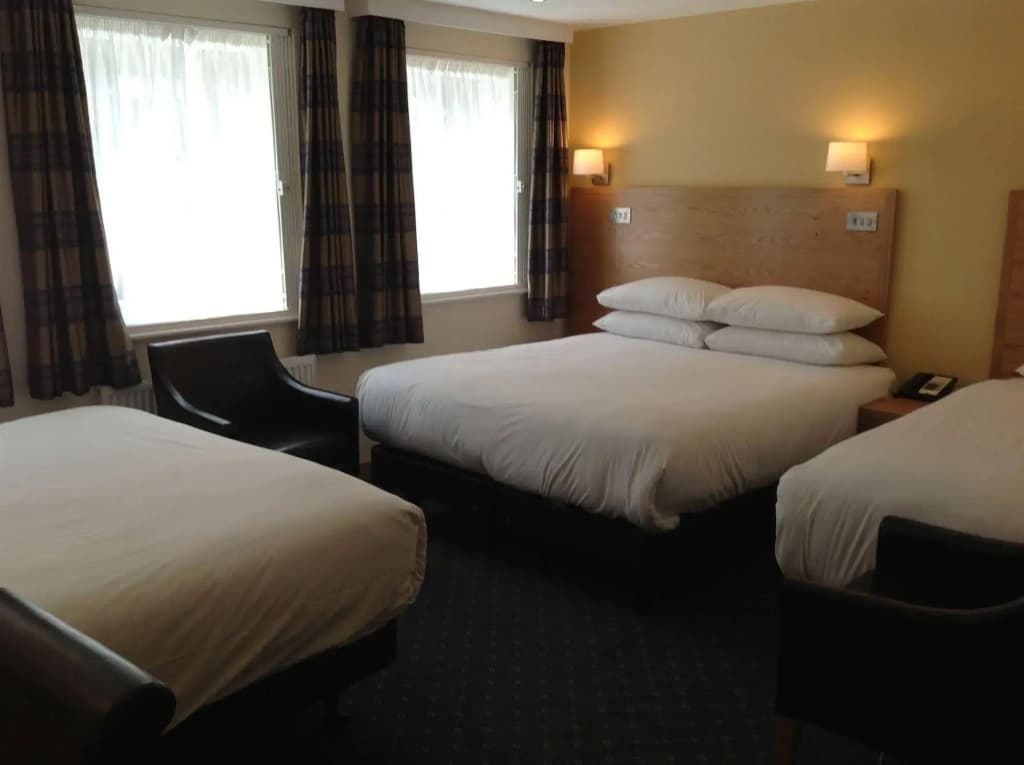 Regency Hotel Parkside - photo 4