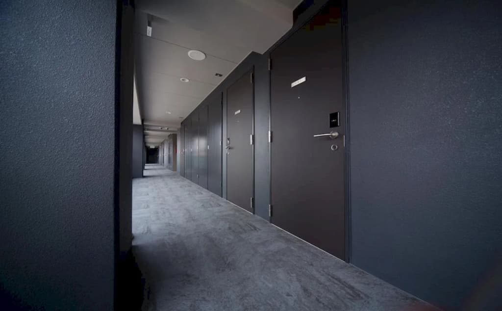 Shinsaibashi Higashi Crystal Hotel - photo 11