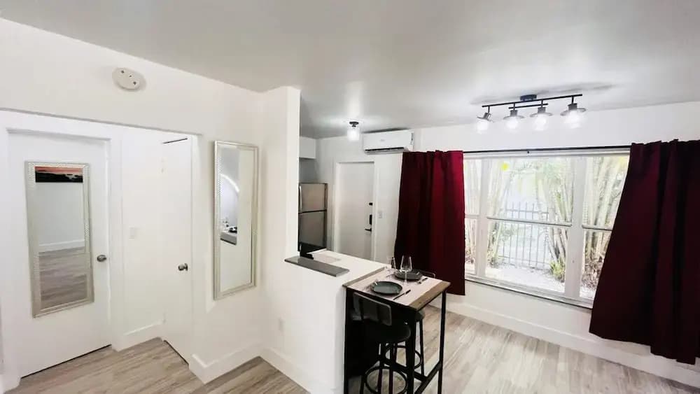 Upper East Side Renovated Studio Free Parking - photo 10