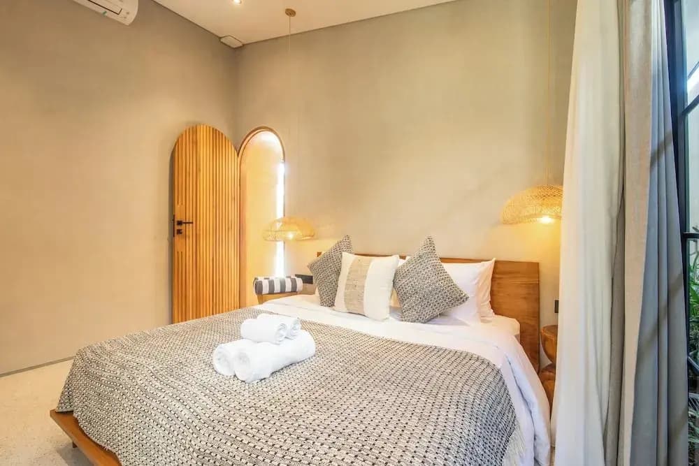 Stylish 5BR Boho Hideaway, 5 Min From Bingin Beach - photo 8