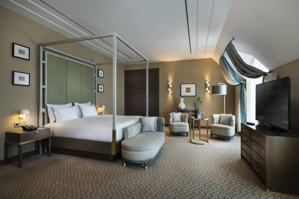 Hilton Vienna Plaza - photo 11