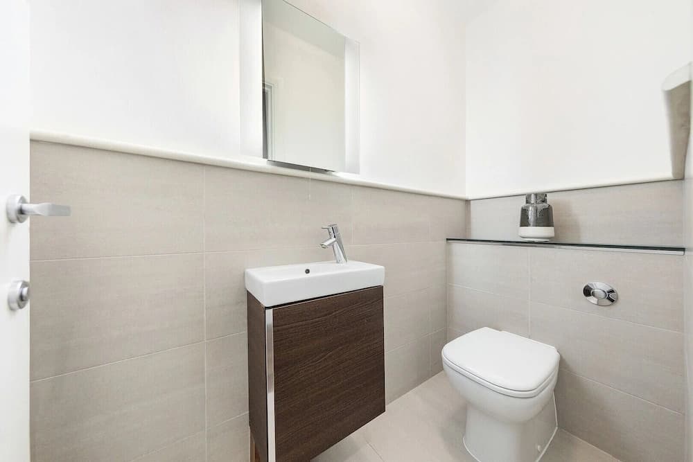 Modernist Whites - photo 8