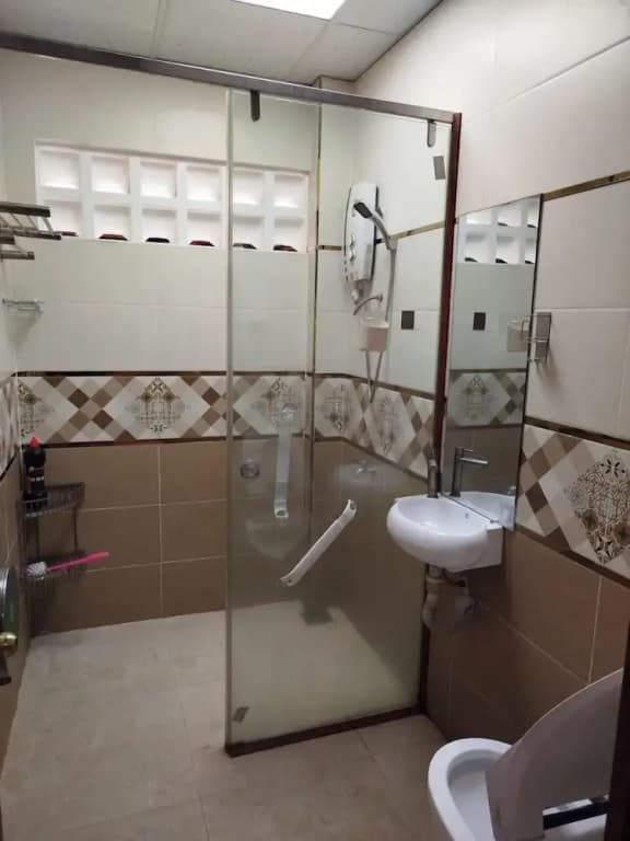 KQ Hostel - photo 9