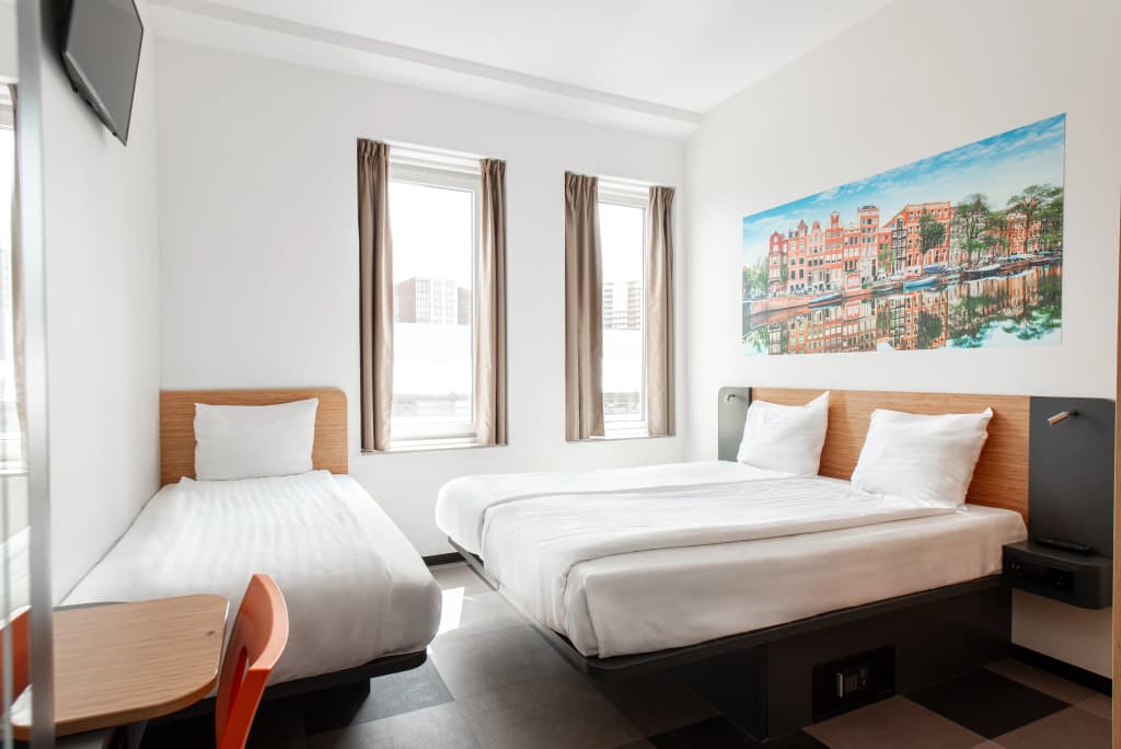 easyHotel Amsterdam Arena Boulevard - photo 3