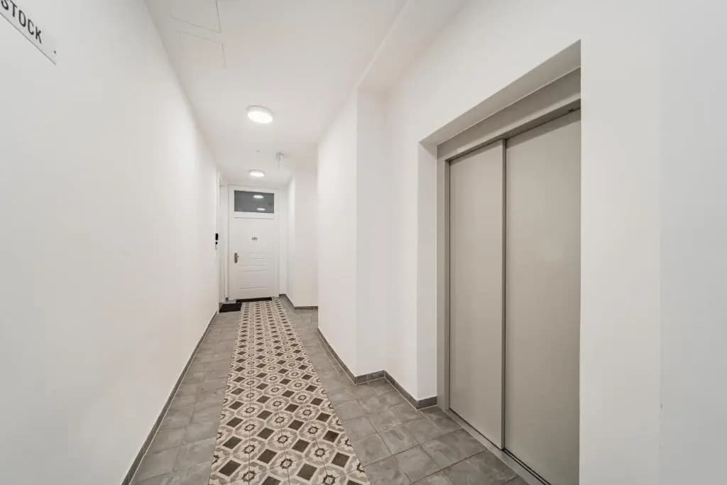 15 C&J's apartment - photo 10