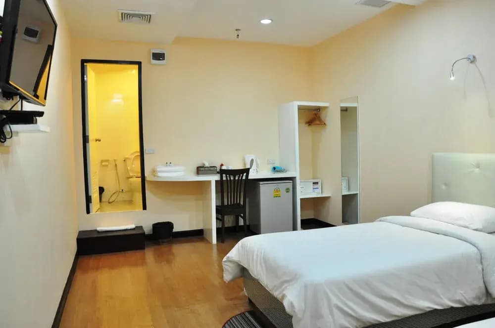 V Place Silom - photo 32
