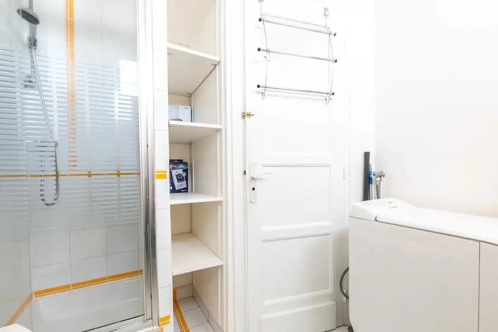 Amiral View Great 1 Bedroom Apartment in Paris - photo 7