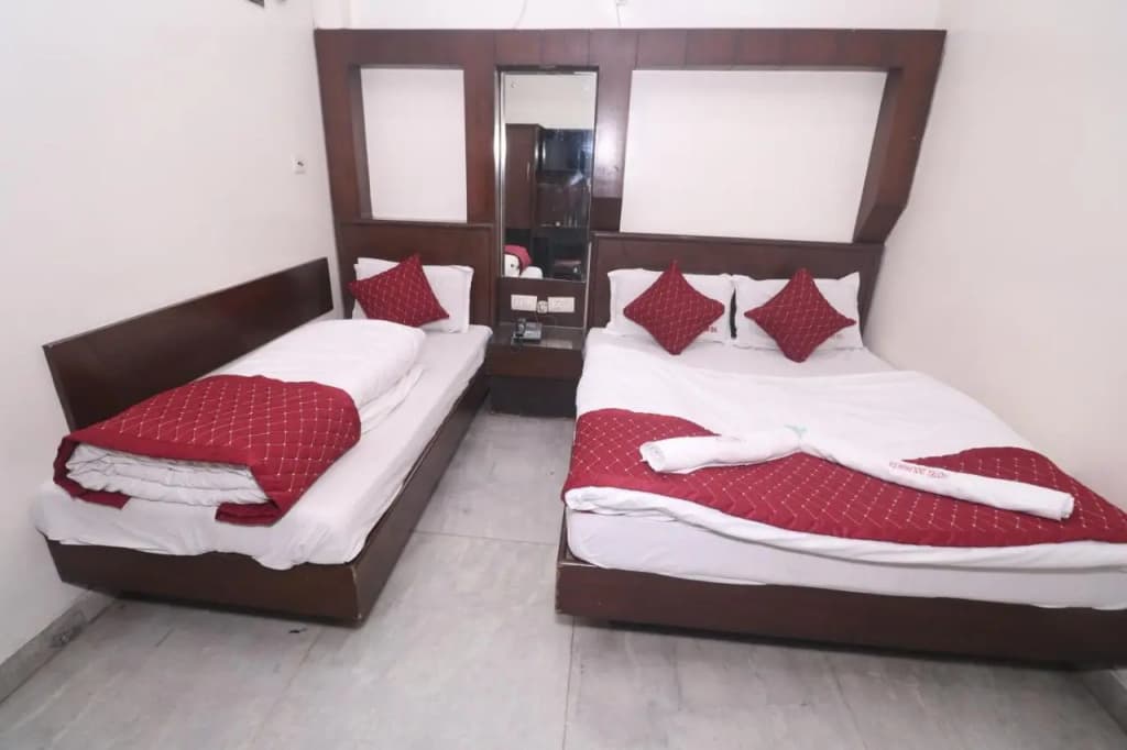 Hotel Priya Palace - photo 2