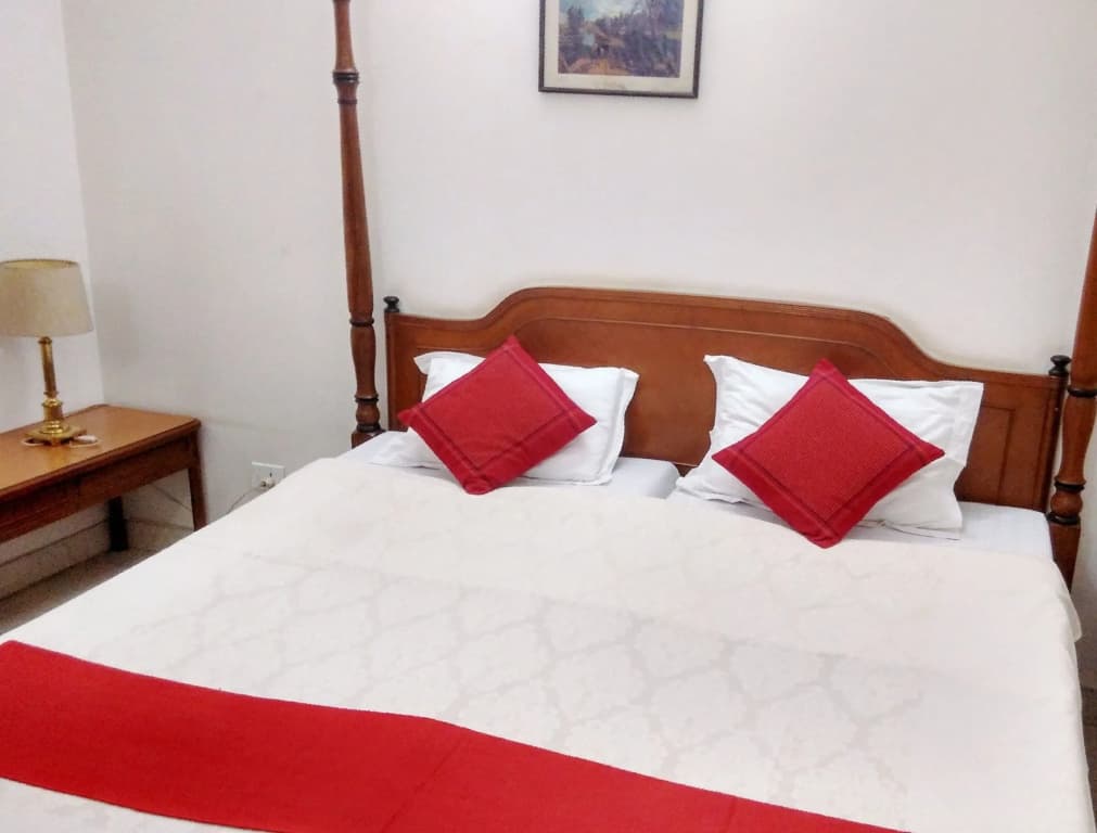 Hotel Palm Greens - photo 2
