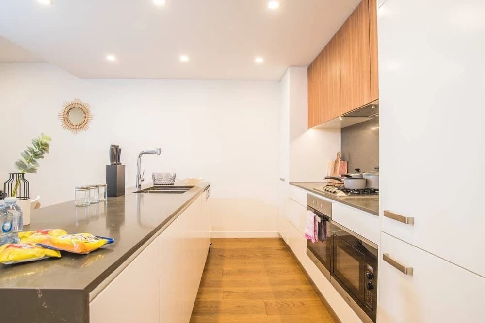 Modern 2bed2bath APT at Neutral Bayparking+wifi - photo 6