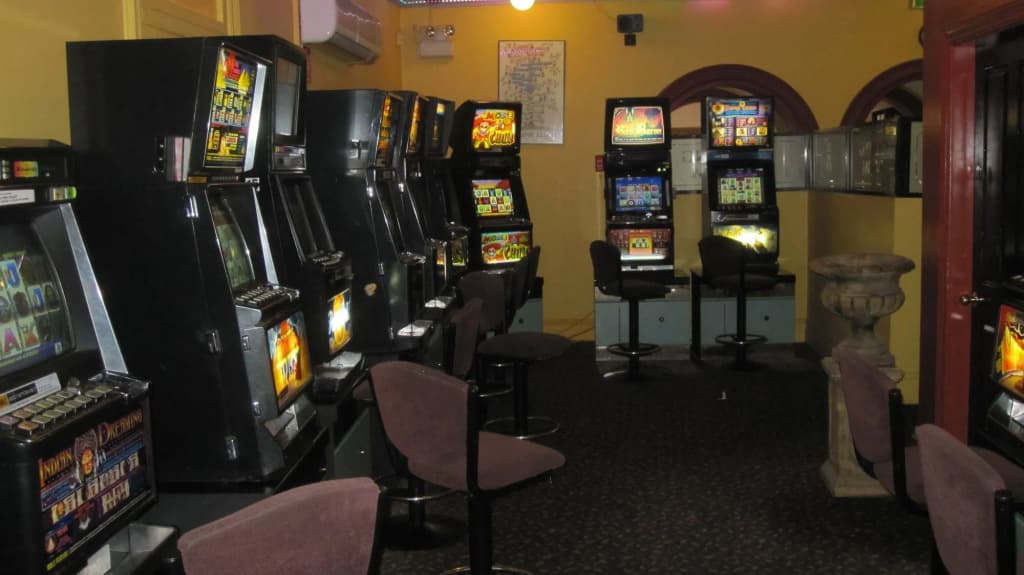 Alexandra Hotel - photo 8
