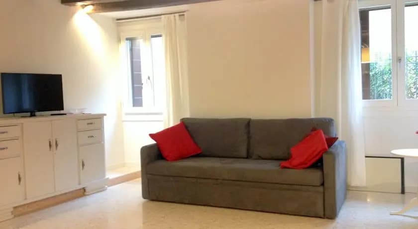 Casanova Garden Apartment - photo 3