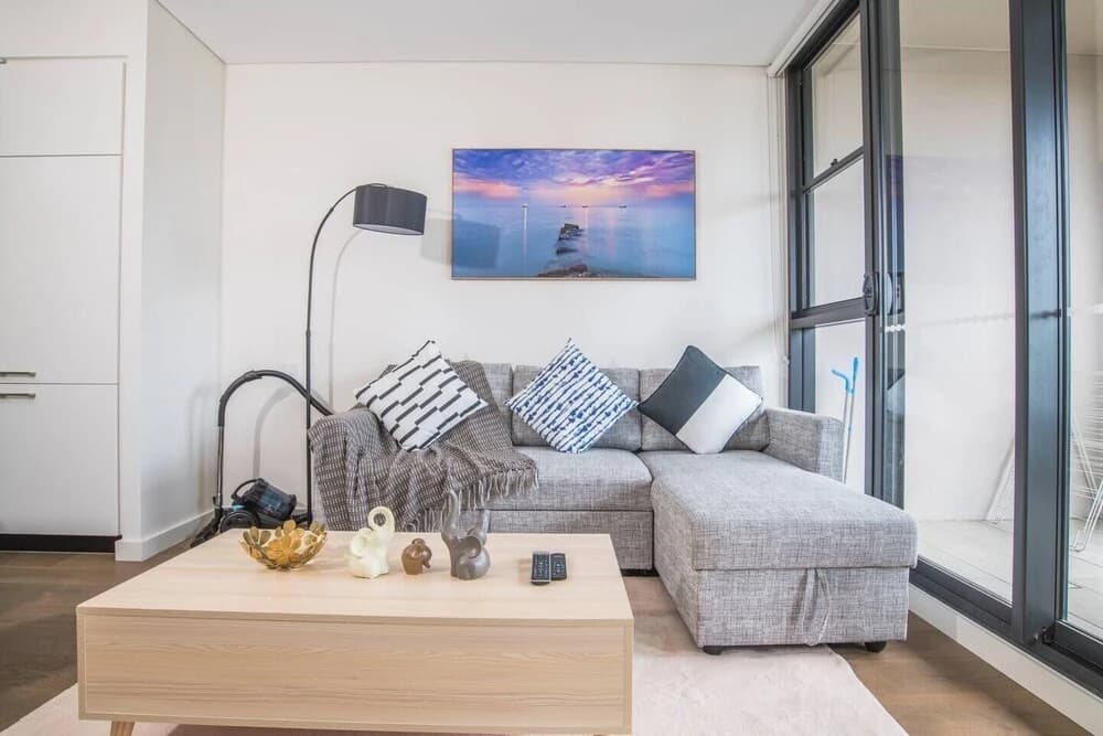 Bright & Modern! 2bed 2bath APT With Parking - photo 3