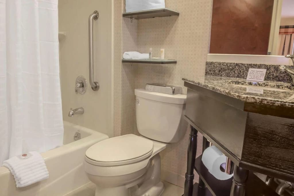 Comfort Inn & Suites LaGuardia Airport - photo 8