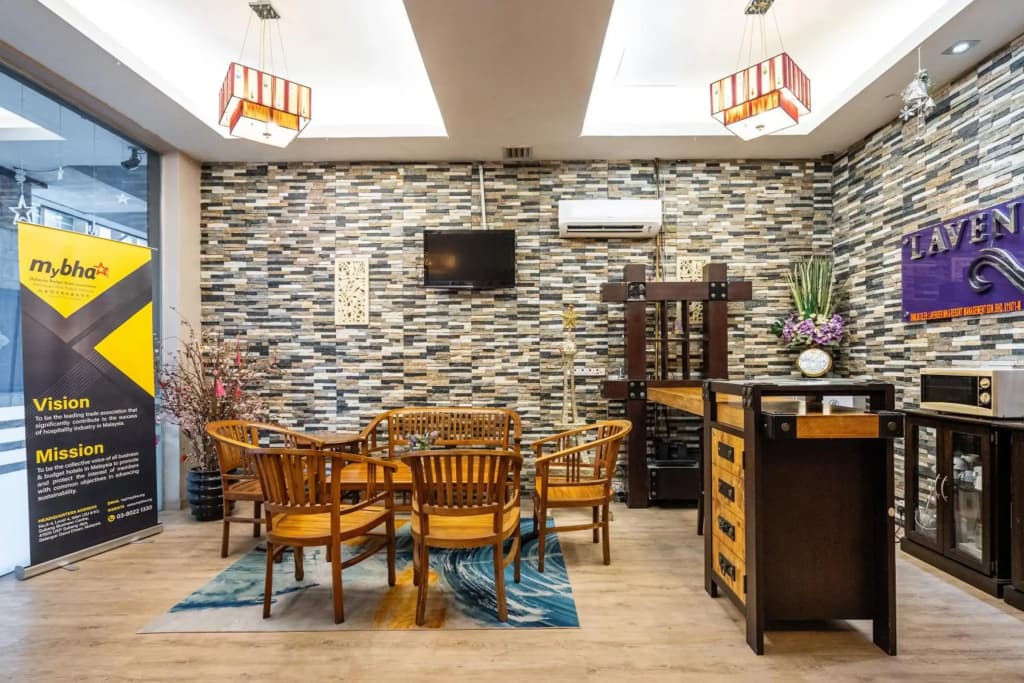 Lavender Inn Permas Jaya - photo 16