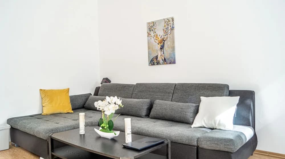 Shared Modern Apartment Schönbrunn - Budget Chic Room - photo 5