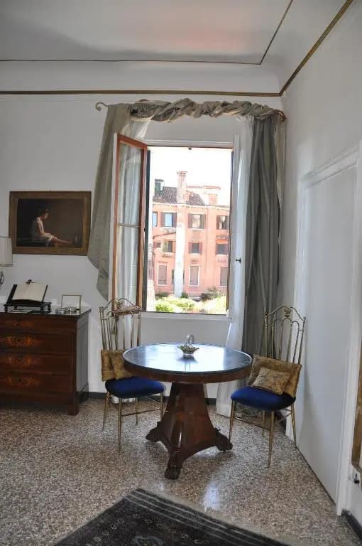 La Chambre DElla - main photo