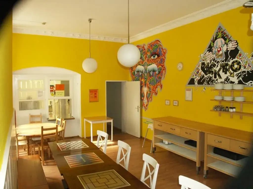 HappyGoLucky Hotel & Hostel - photo 16