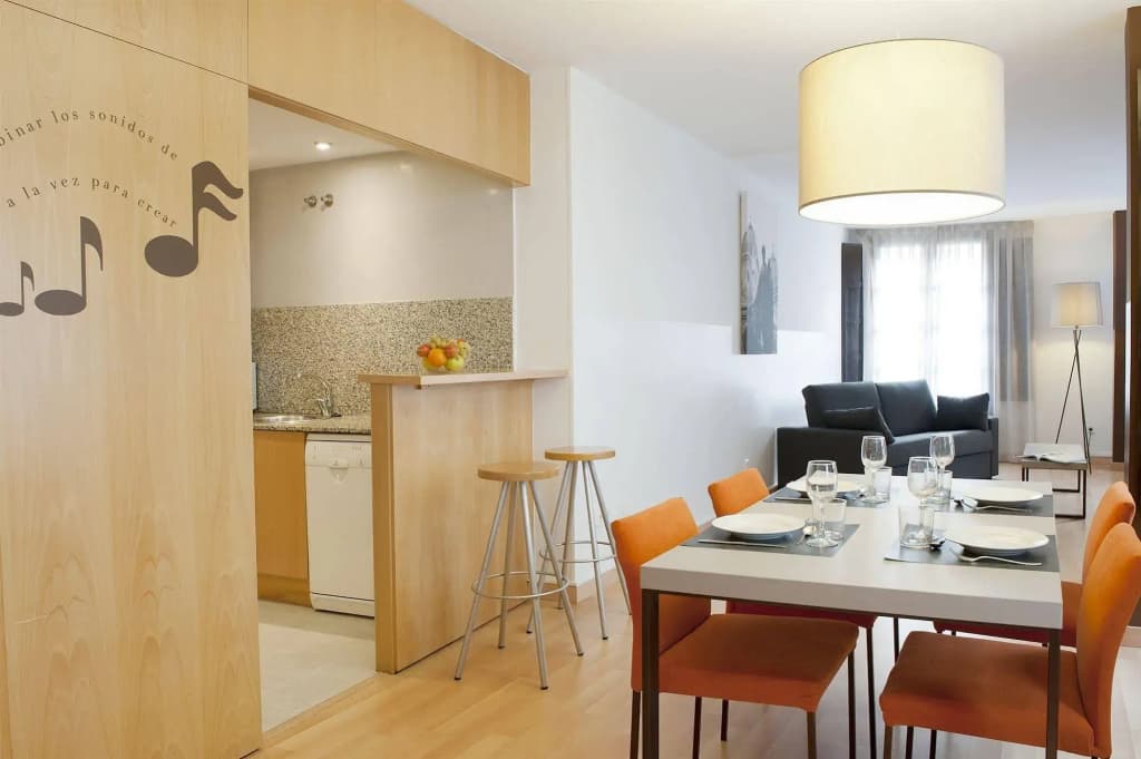 Aspasios Plaza Real Apartments - photo 12