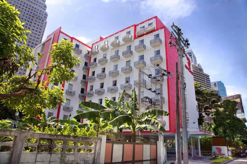 Easy Planet Bangkok Asoke - main photo